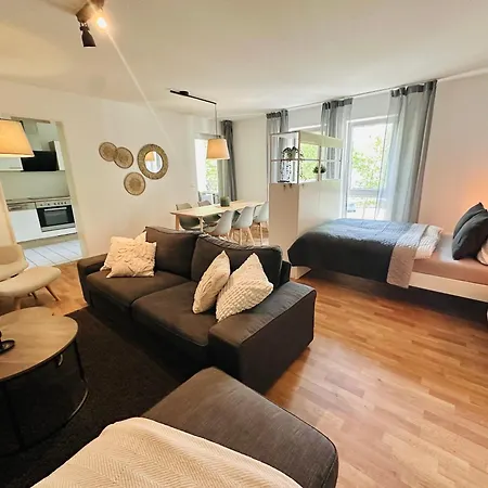 Familiennest - Grosszuegige Familienwohnung Mit Balkon * Zwenkau