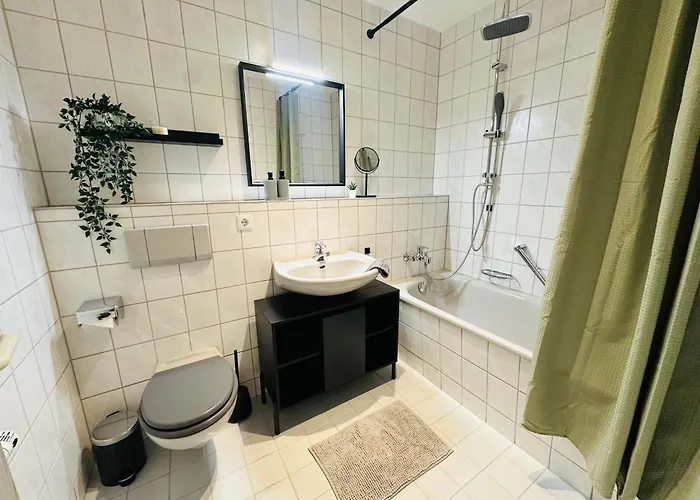 Familiennest - Grosszuegige Familienwohnung Mit Balkon Zwenkau