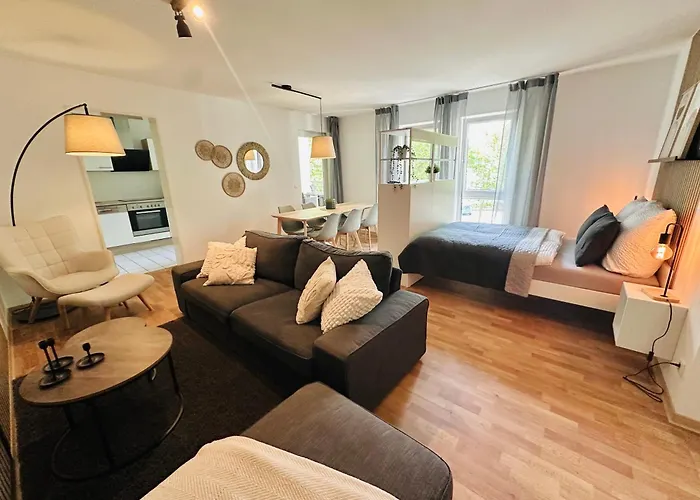 Familiennest - Grosszuegige Familienwohnung Mit Balkon * Zwenkau