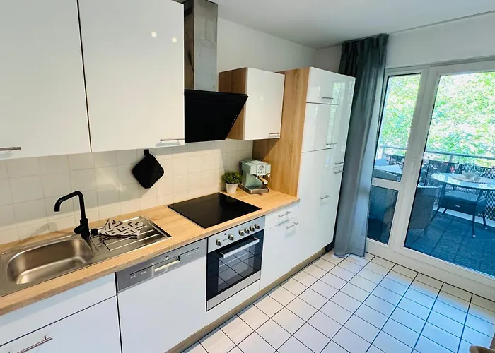 Familiennest - Grosszuegige Familienwohnung Mit Balkon Apartment Zwenkau