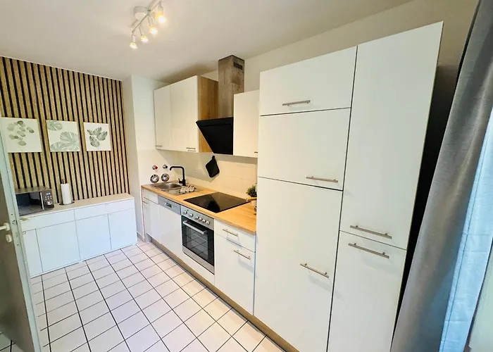 Familiennest - Grosszuegige Familienwohnung Mit Balkon Apartment Zwenkau