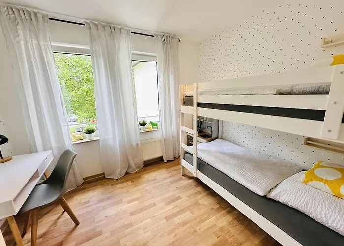 Familiennest - Grosszuegige Familienwohnung Mit Balkon Apartment