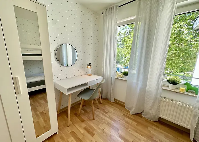 Familiennest - Grosszuegige Familienwohnung Mit Balkon * Zwenkau